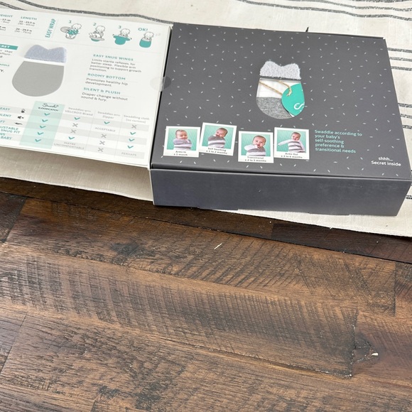 Swado Gray and White Striped swaddle Bag sz small - Picture 3 of 6